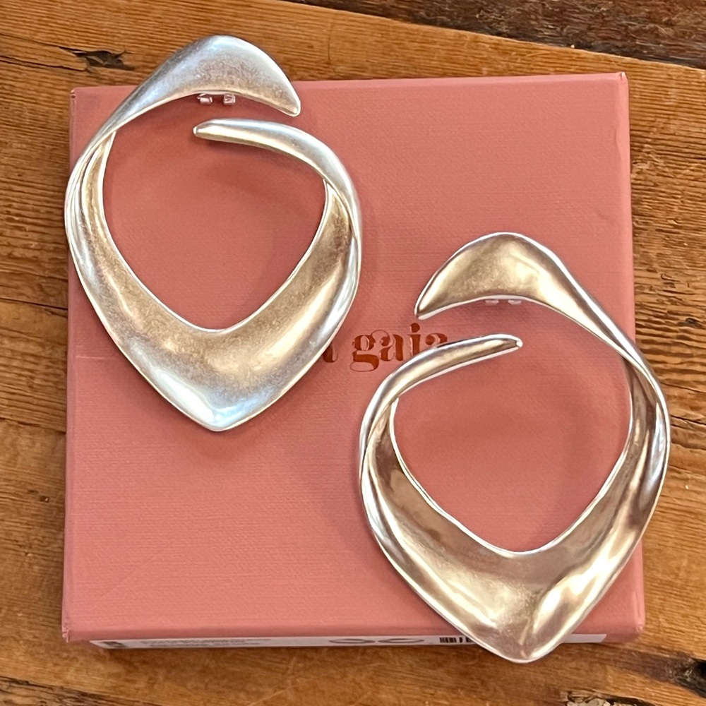 🌺🎉HP🎉🌺 NWT Cult Gaia Lola Earrings Antique Silver